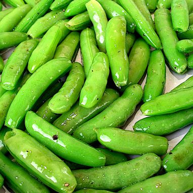 Cooked peas in a pan